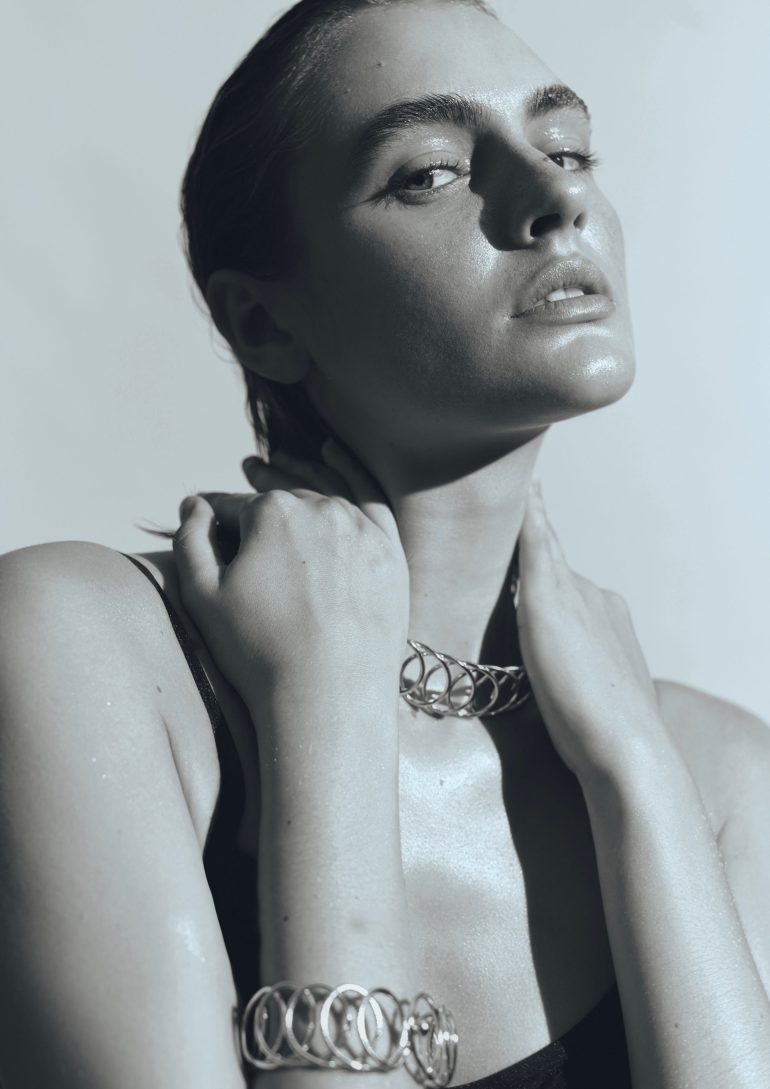 Victoria Vedi book photo