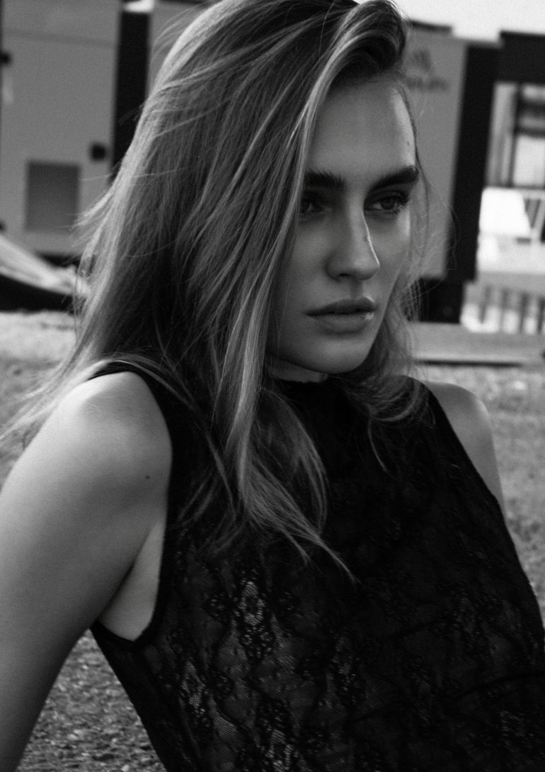 Victoria Vedi book photo