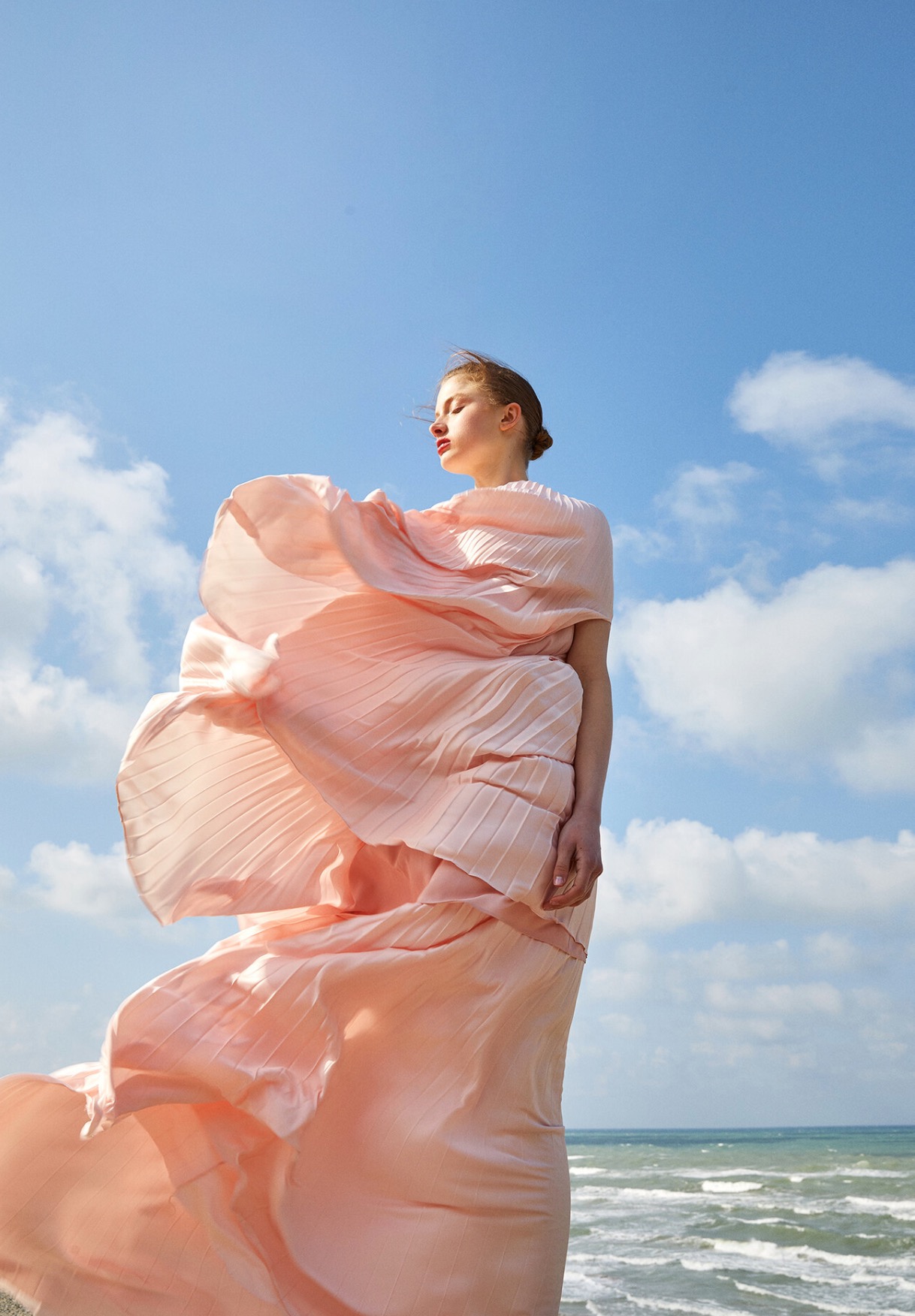 Marta Viidas for Nihan Peker SS’21 news photo