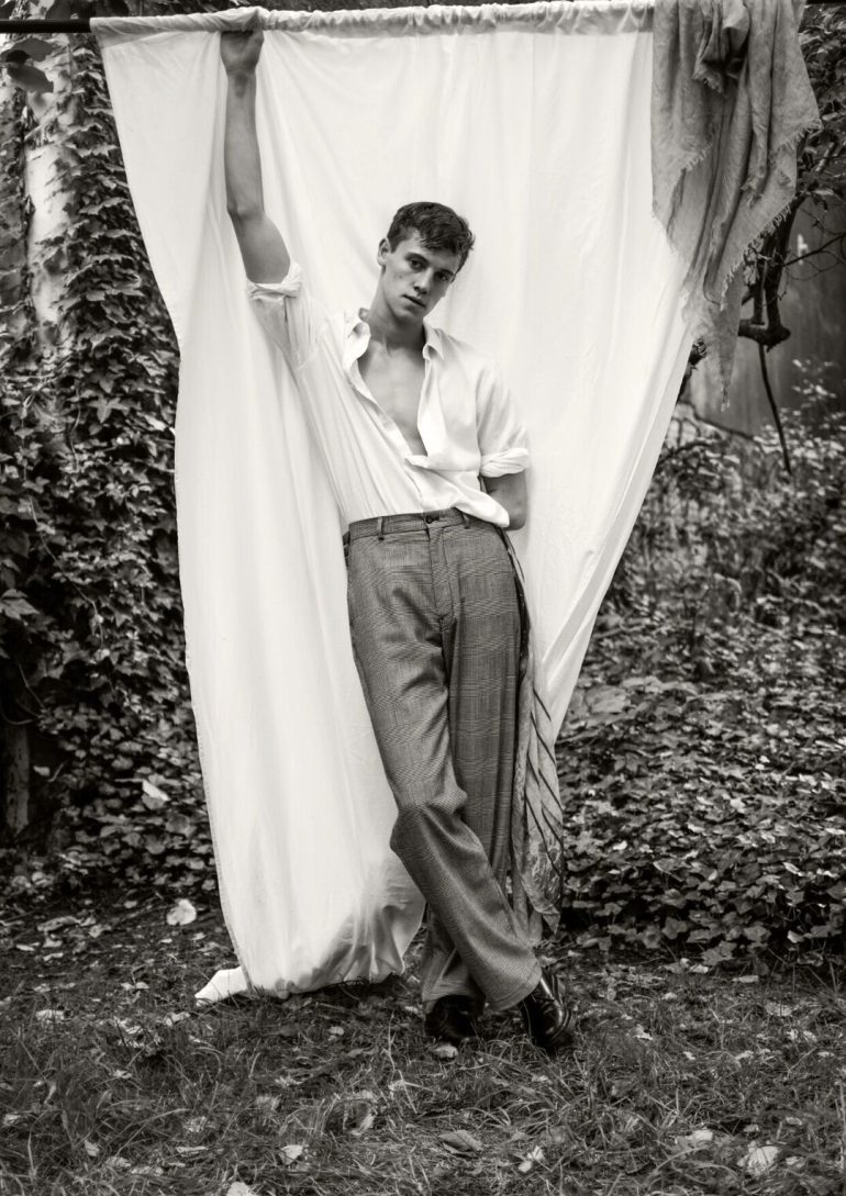 Anton Ahrens book photo