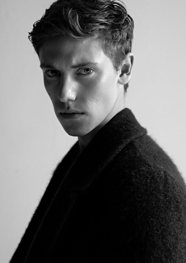 Anton Ahrens book photo