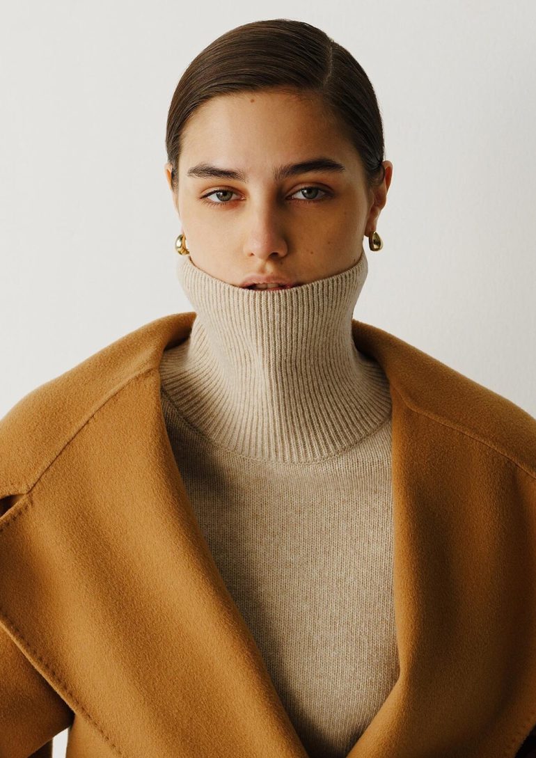 Ana Rossolovich book photo