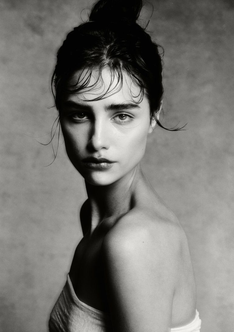 Ana Rossolovich book photo