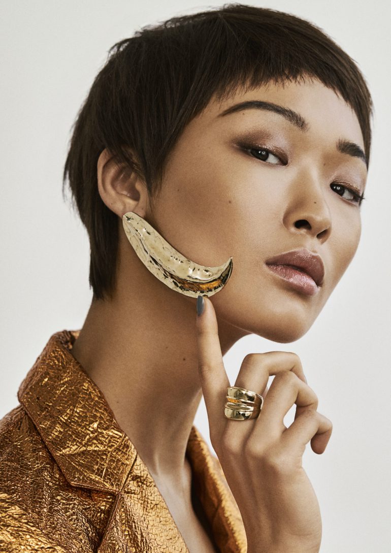 Bibi Sharipova book photo