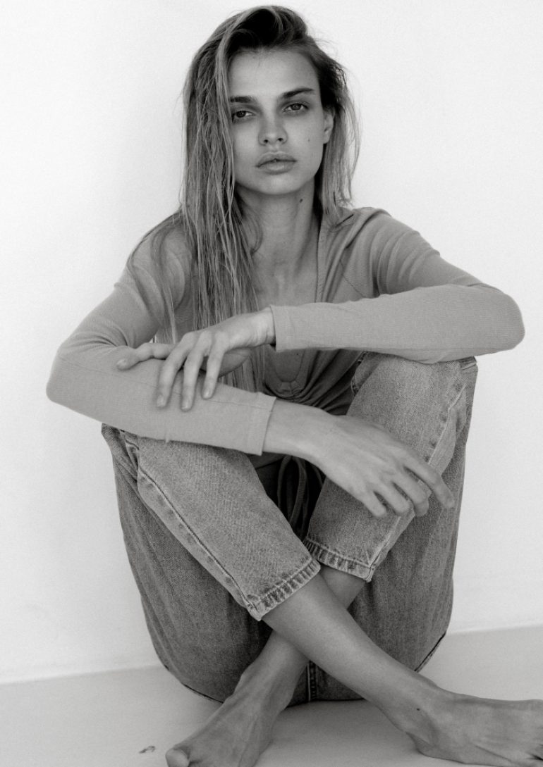 Dasha Khlystun book photo