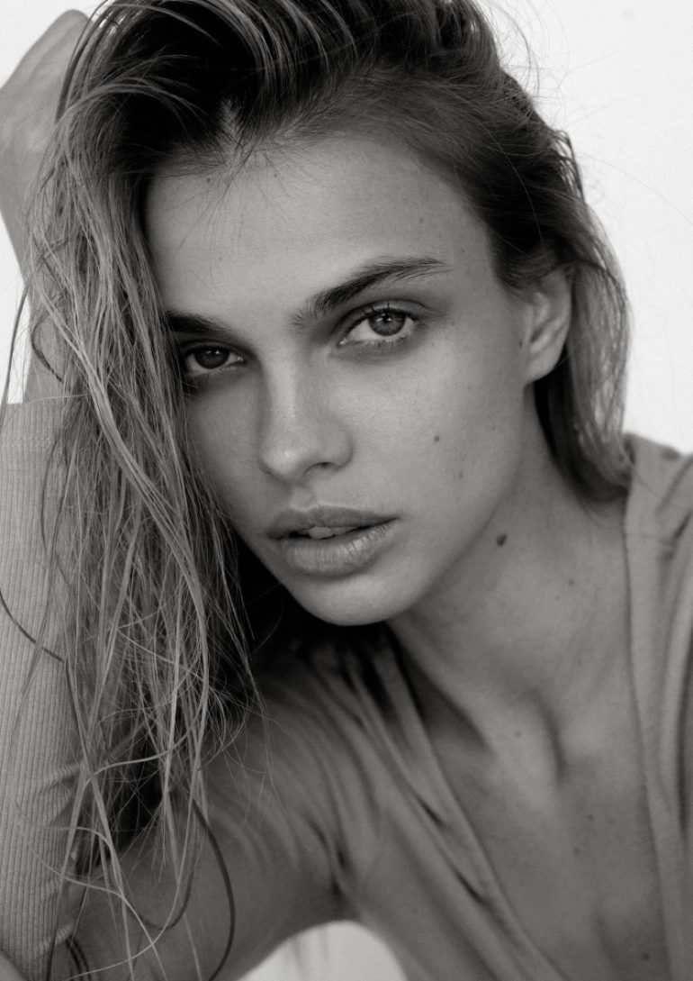 Dasha Khlystun book photo