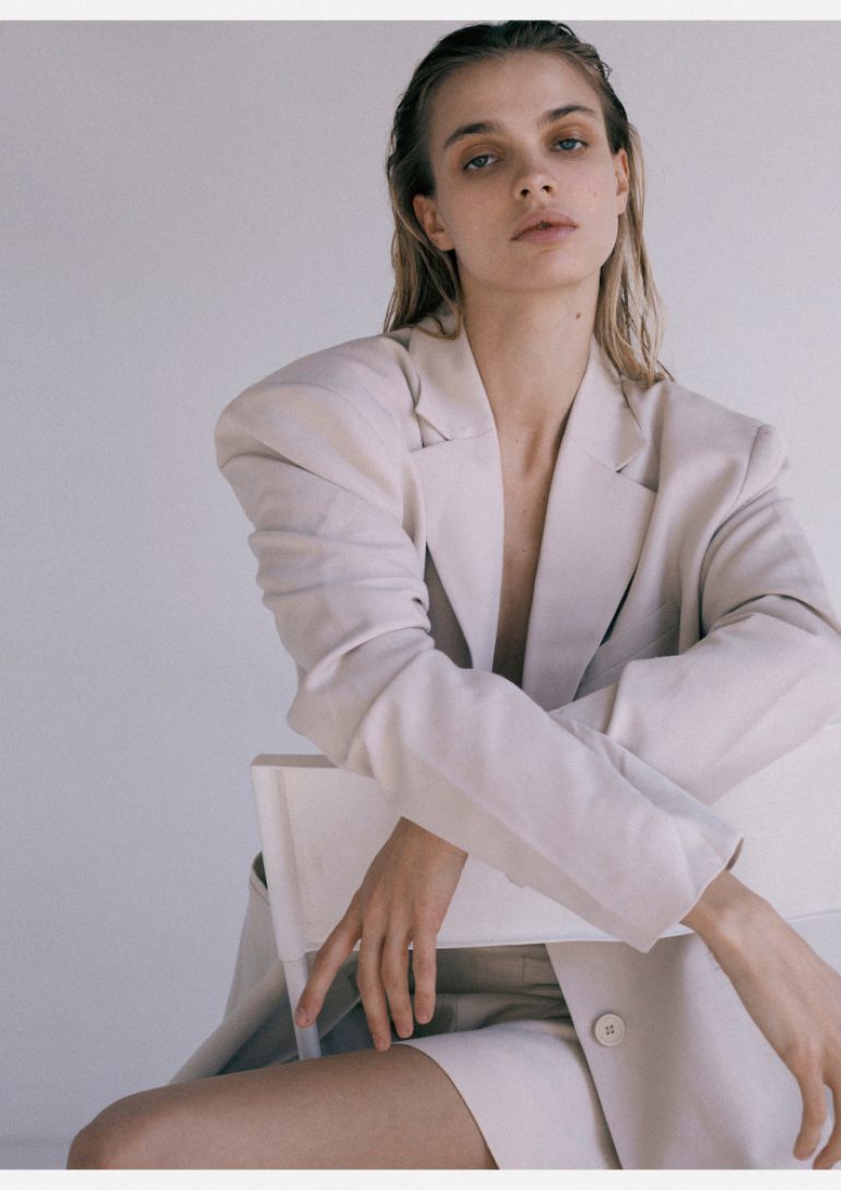 Dasha Khlystun book photo