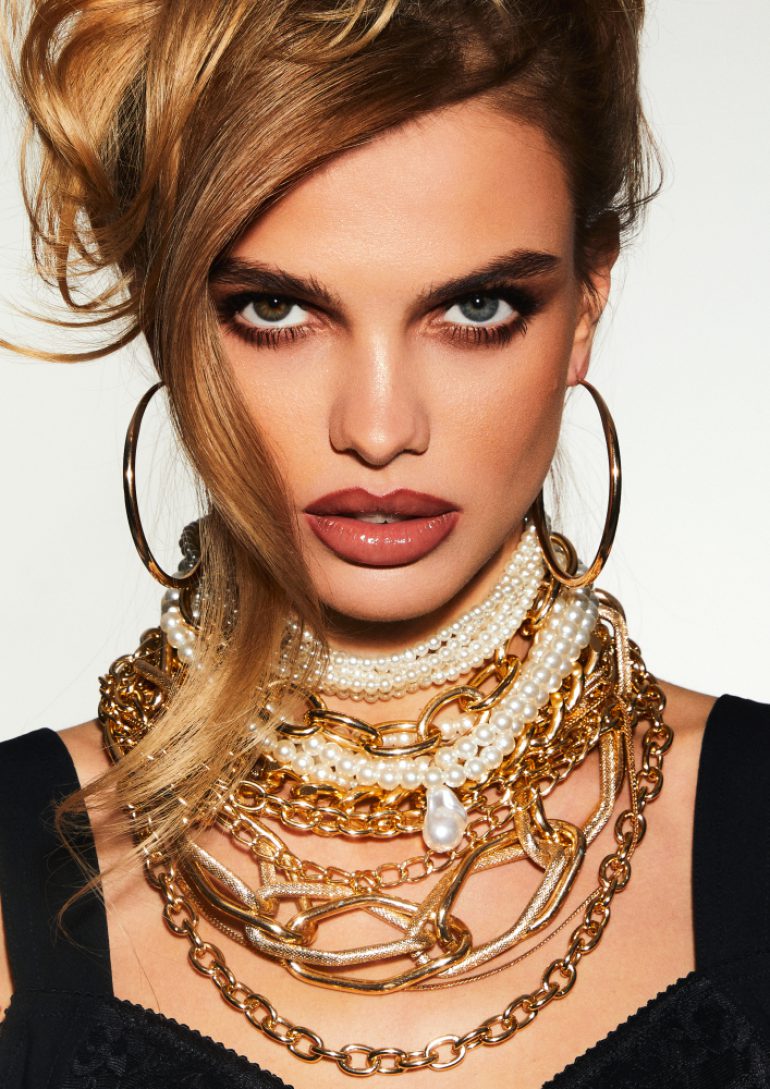 Dasha Khlystun book photo