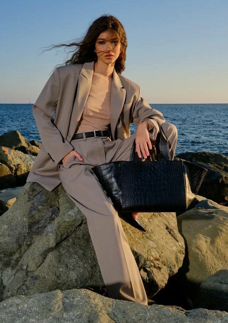 Arina Guschina book photo