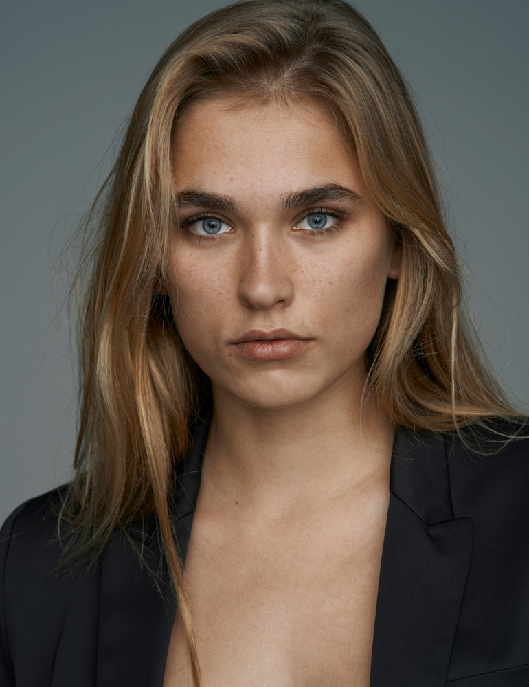 Julia Worp profile
