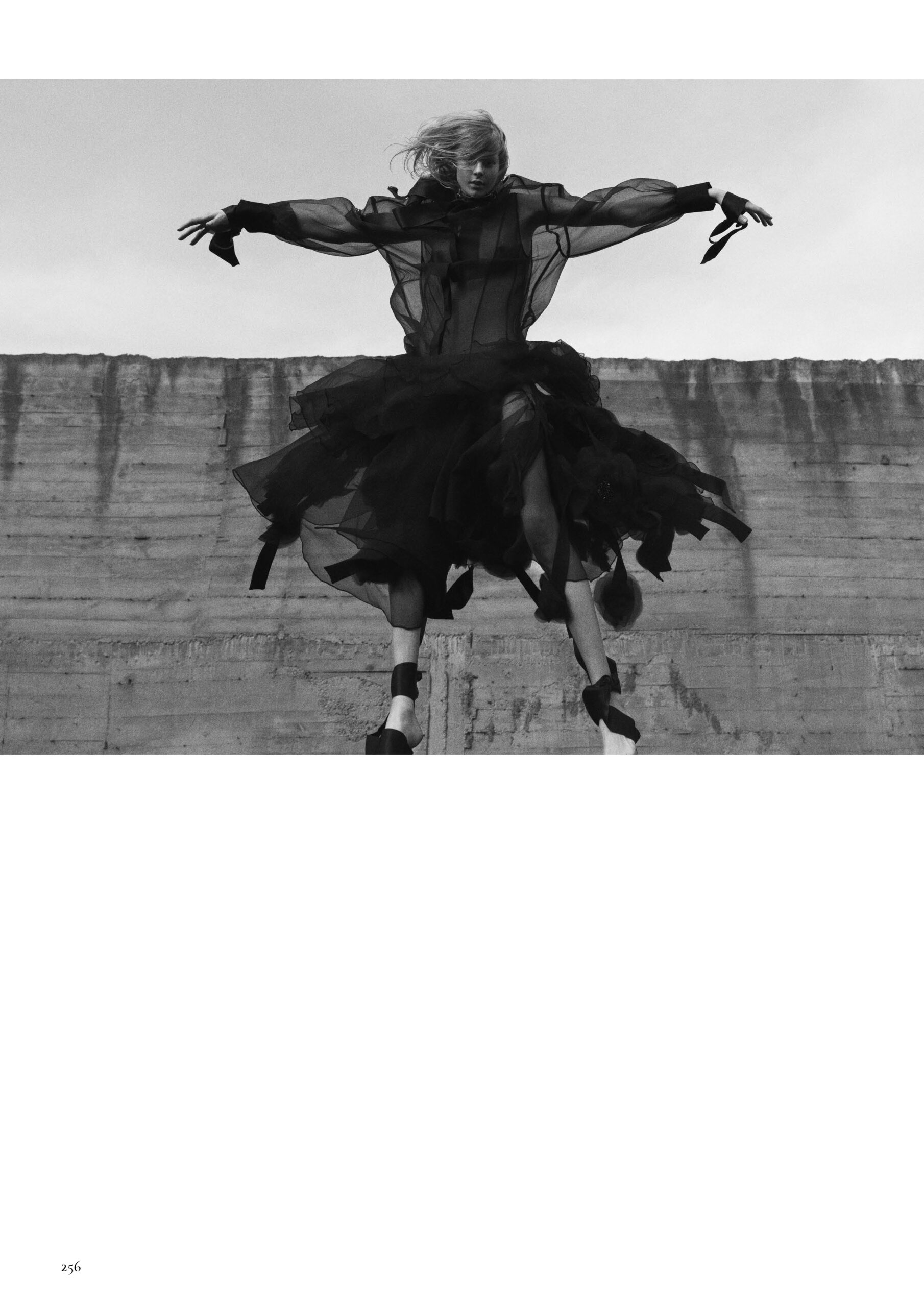 Jolie Alien for 5eleven Magazine SS’23 Issue 10 news photo