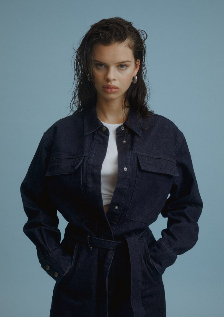 Noa Lotus book photo