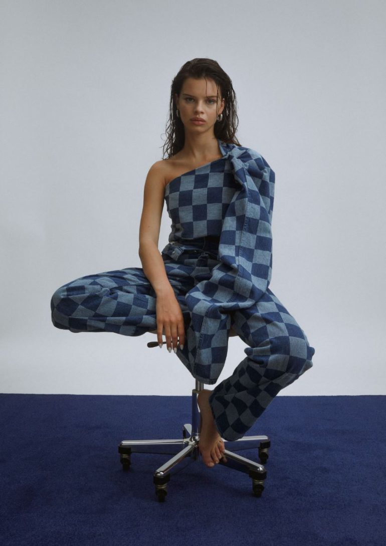 Noa Lotus book photo