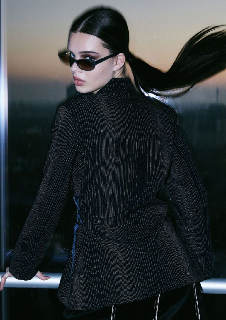 Noa Lotus book photo