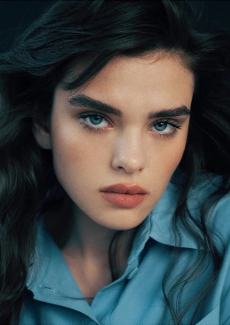 Viktoria K book photo