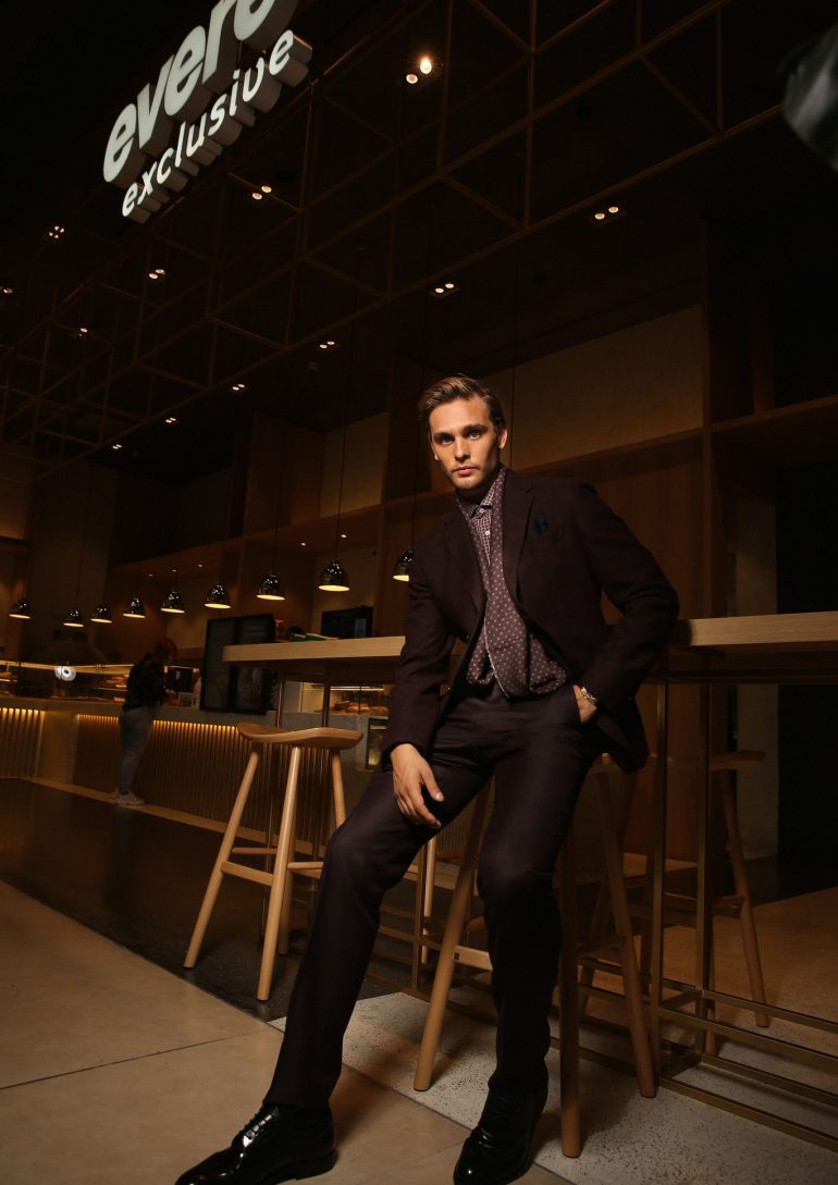 Antonio Lomar book photo