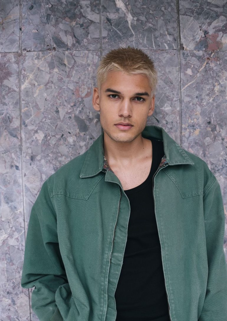 Emil Kattiya Aree book photo