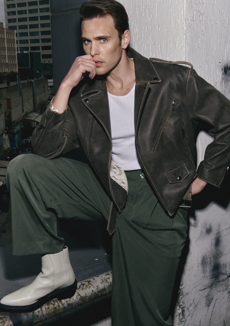 Antonio Lomar book photo