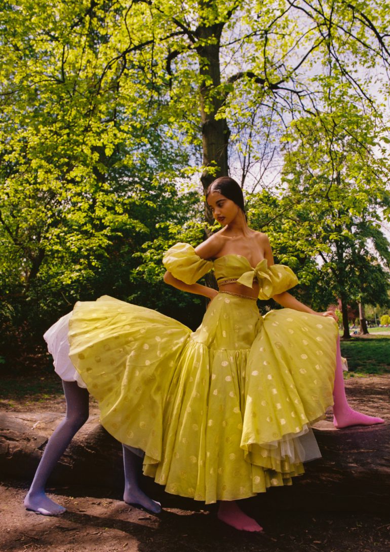 Amina Hachlaf book photo