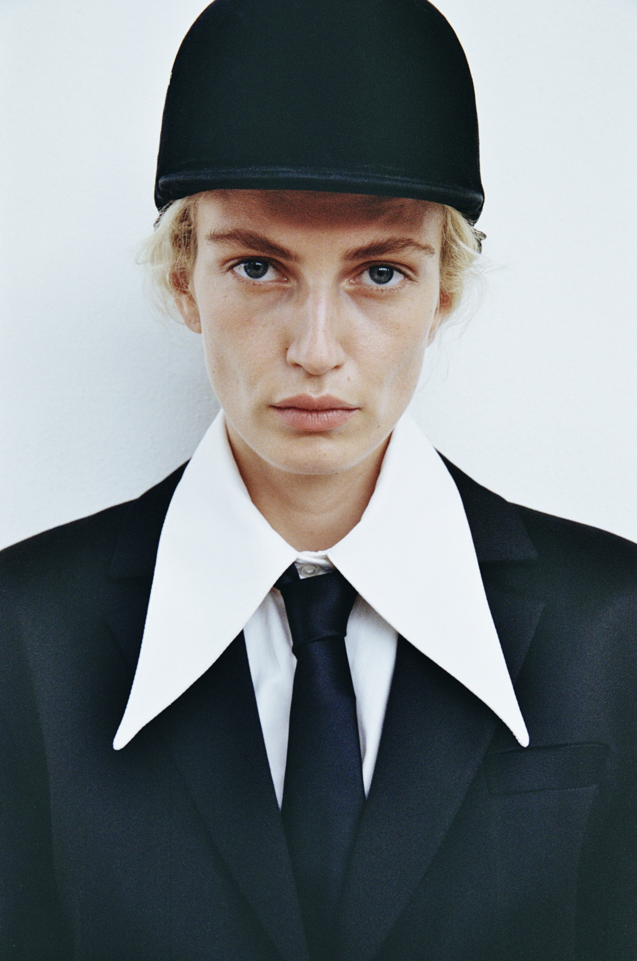 Alice Menyhert for Sober Magazine 1’st Issue news photo