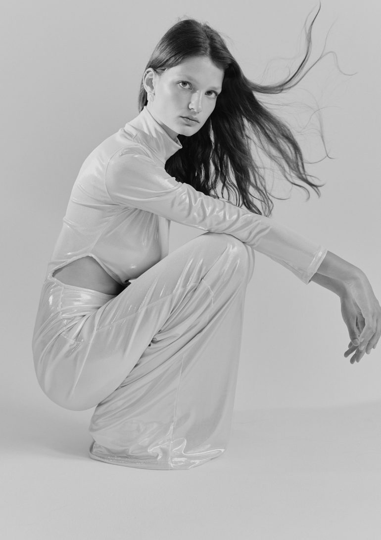 Anna Sara book photo