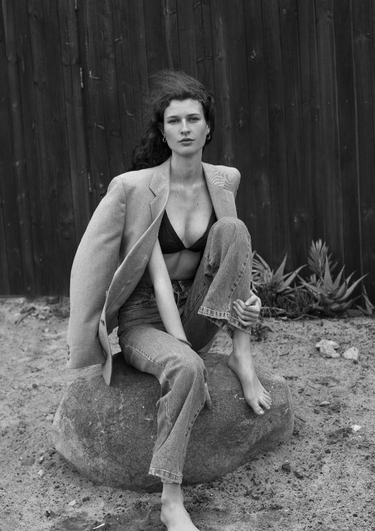 Alyssa Thomson book photo