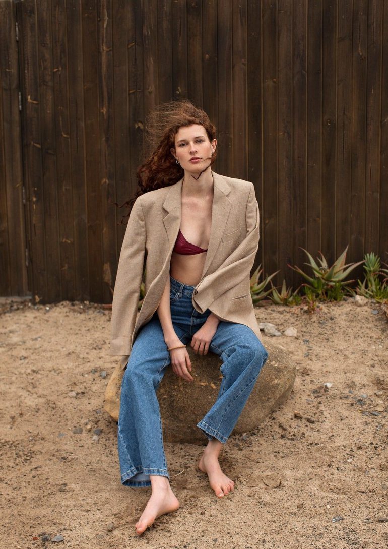 Alyssa Thomson book photo