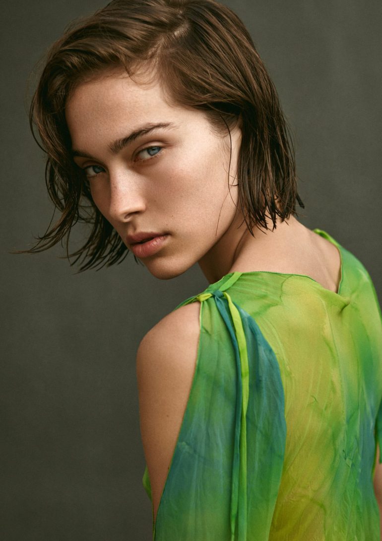 Alexa Arana book photo