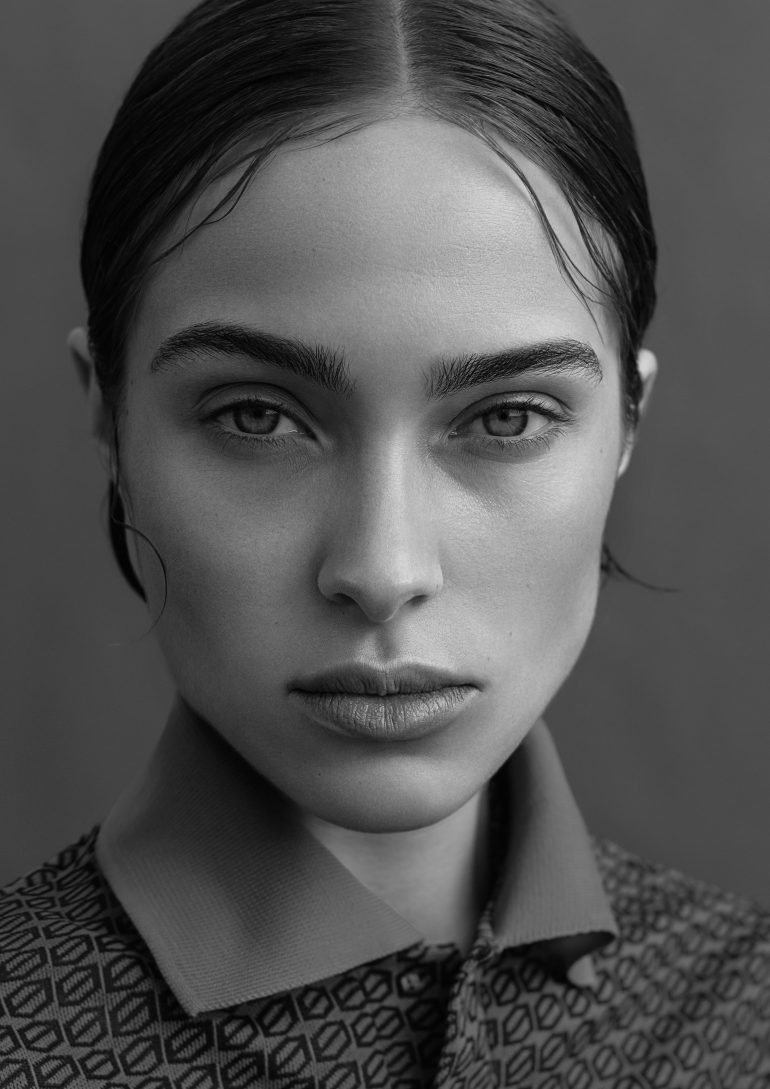 Alexa Arana book photo