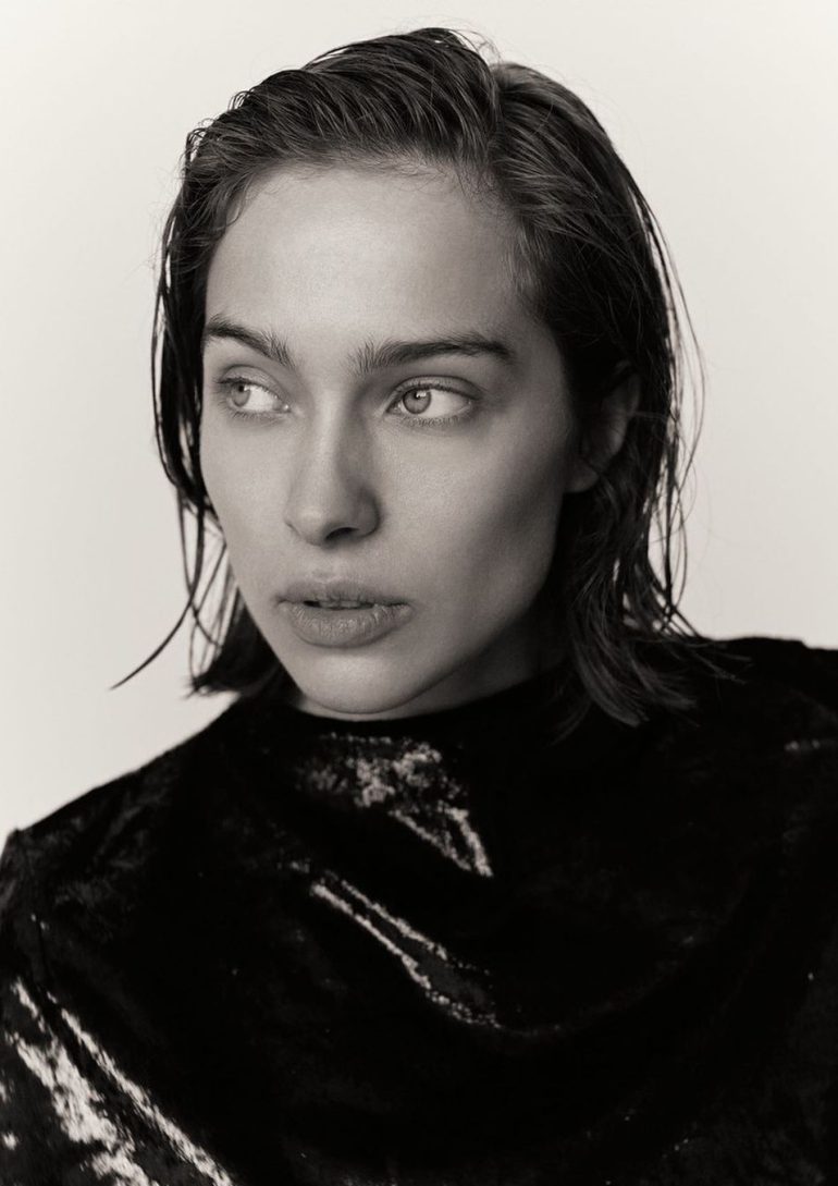 Alexa Arana book photo