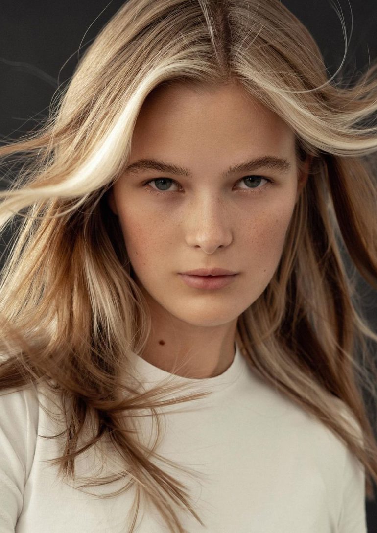 Alina Zyrianova book photo