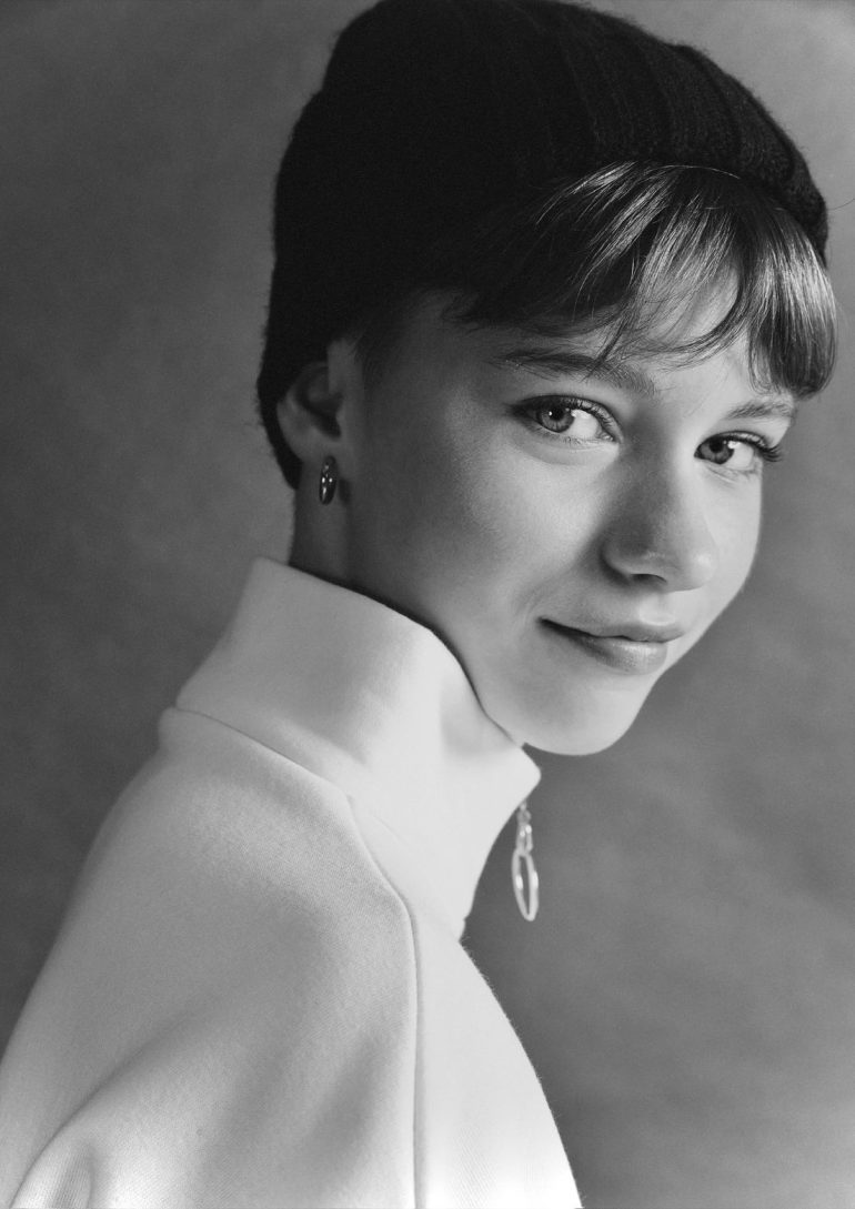 Yana Poklonskaya book photo