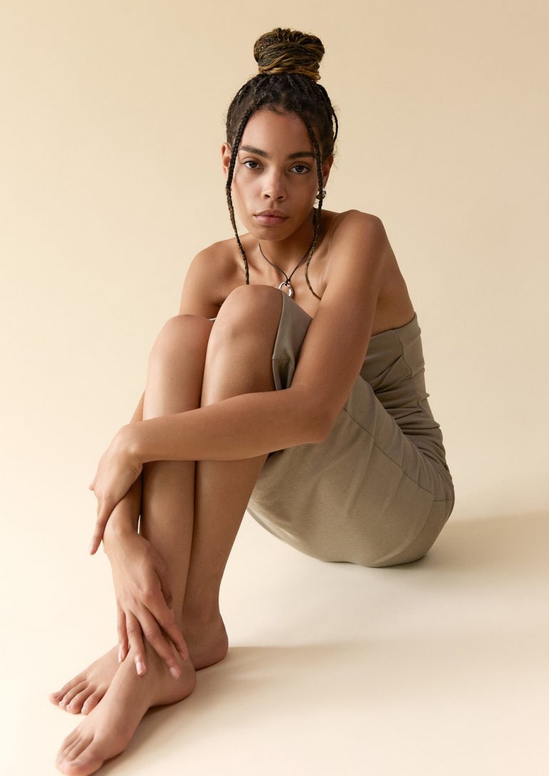 Zoë Okwell book photo