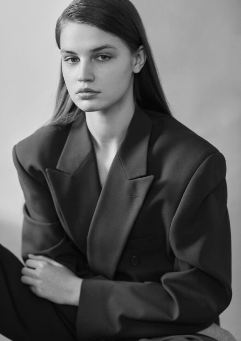 Yana Ryabega book photo