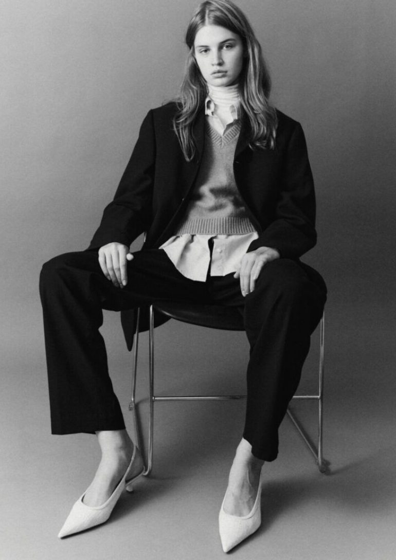 Yana Ryabega book photo