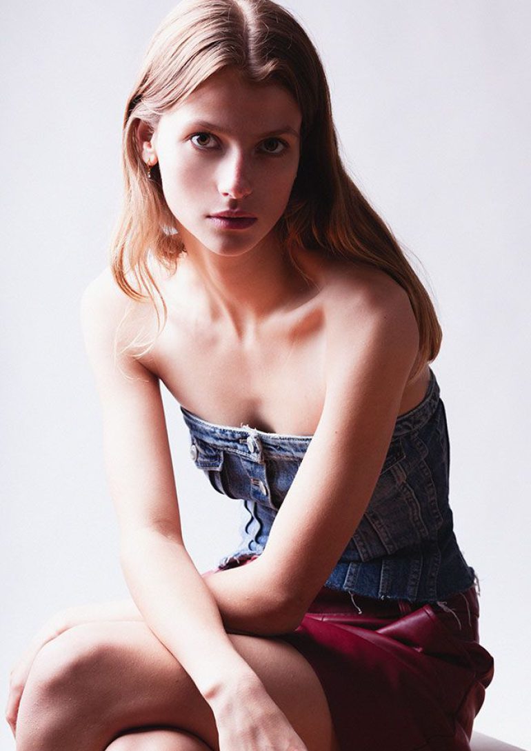 Lenja Mess book photo