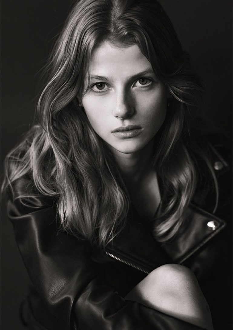 Lenja Mess book photo