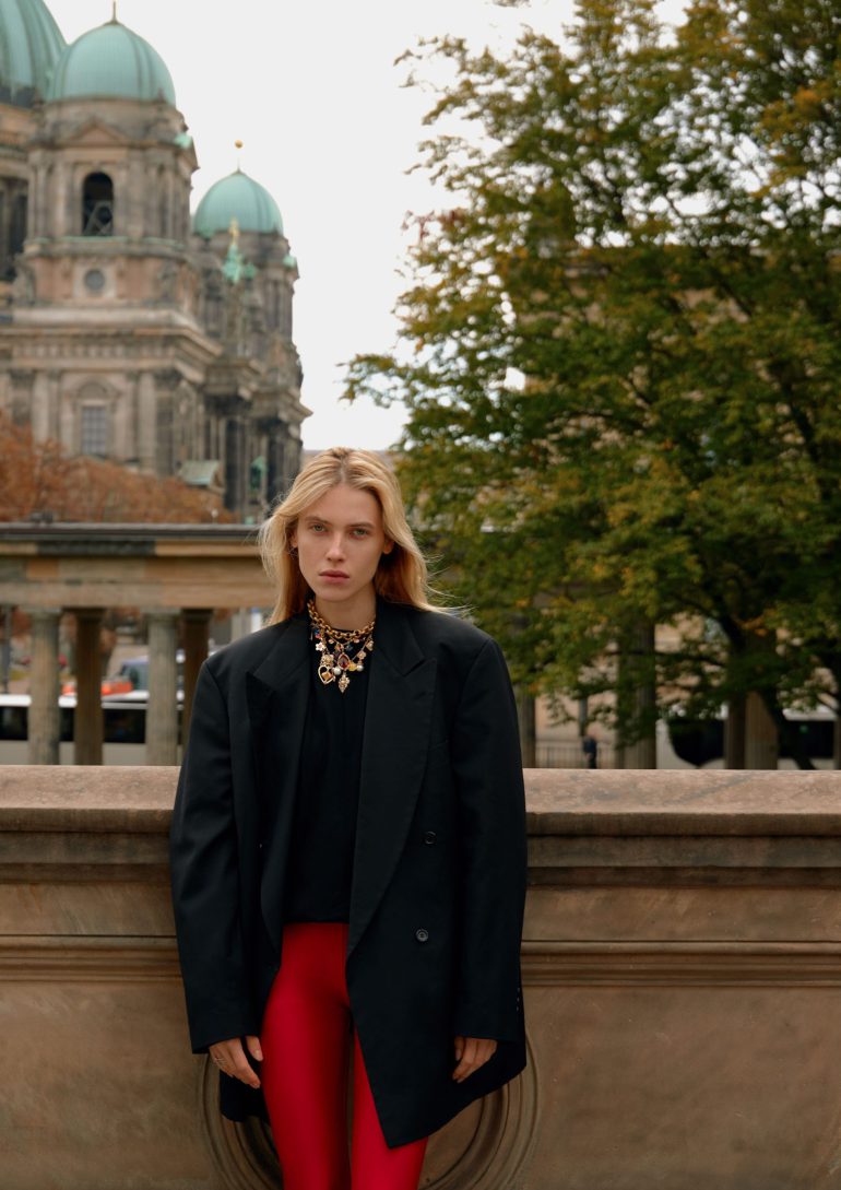 Sophie Zhuraviel book photo