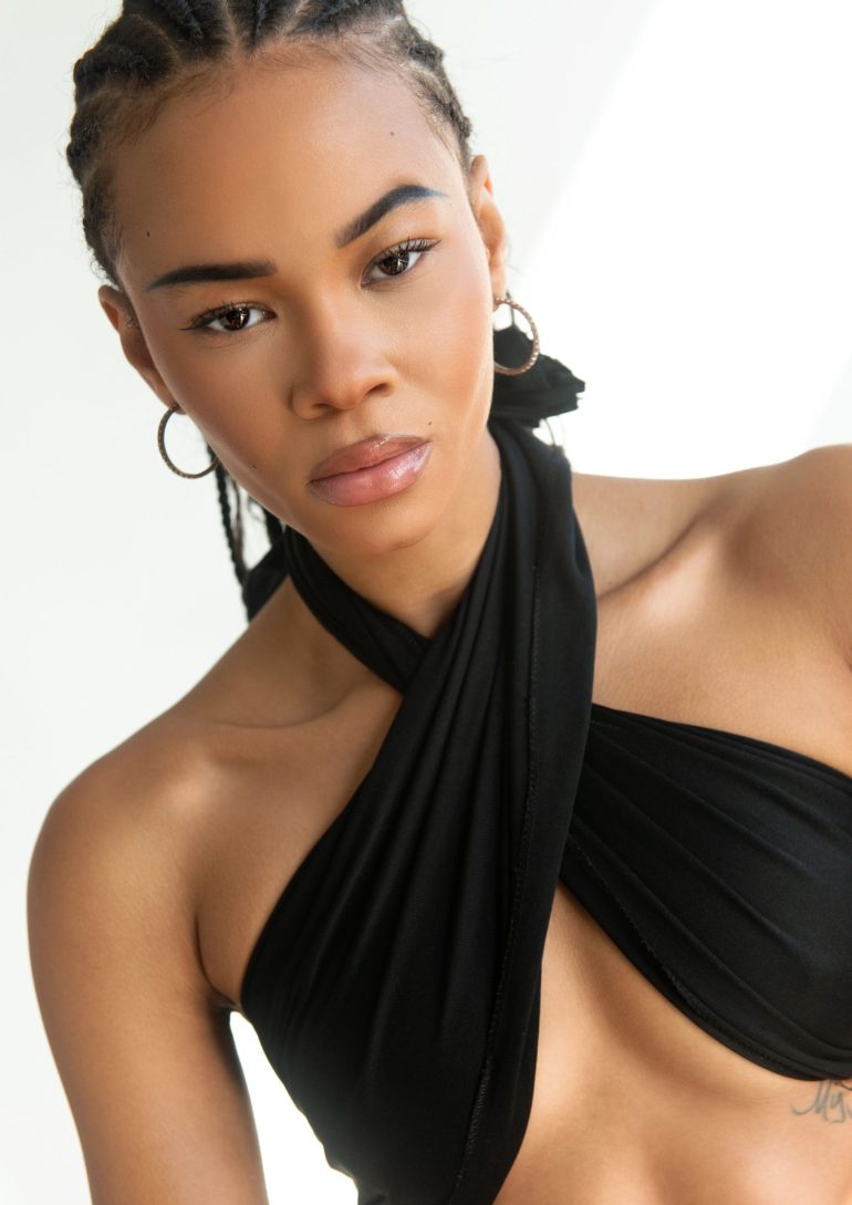 Sydney Holloway book photo