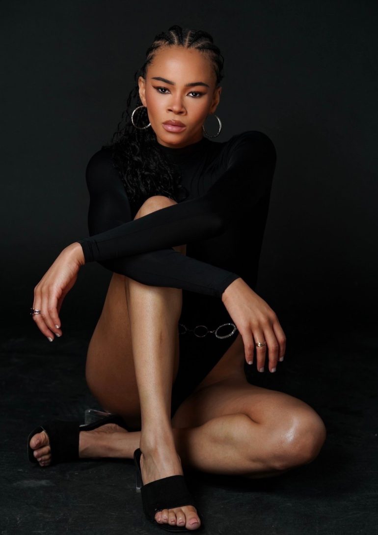 Sydney Holloway book photo