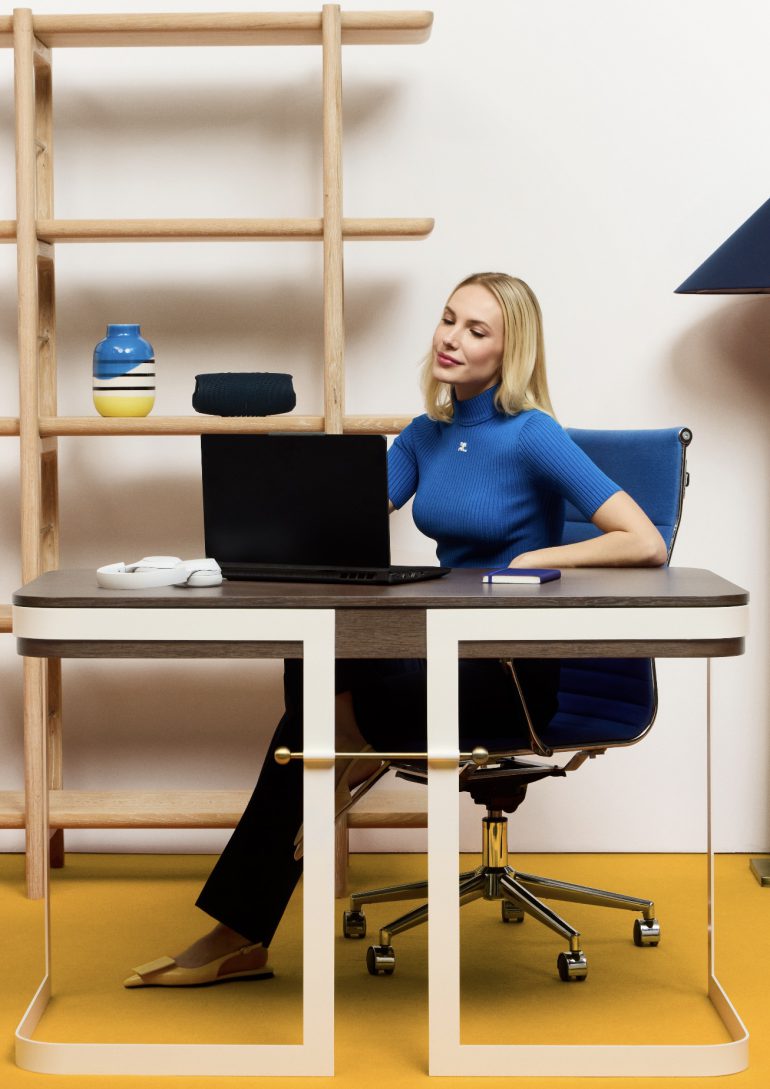 Jenny sever for Beymen
