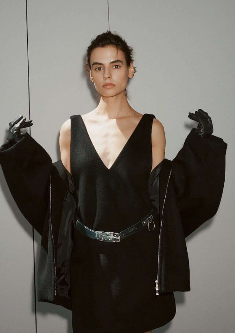 Dasha Plonas book photo