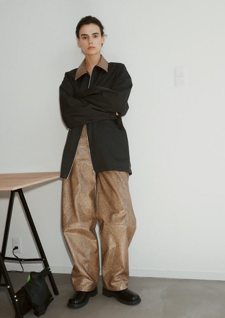 Dasha Plonas book photo