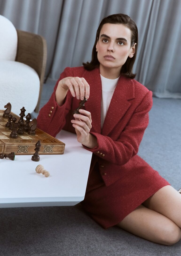 Dasha Plonas book photo