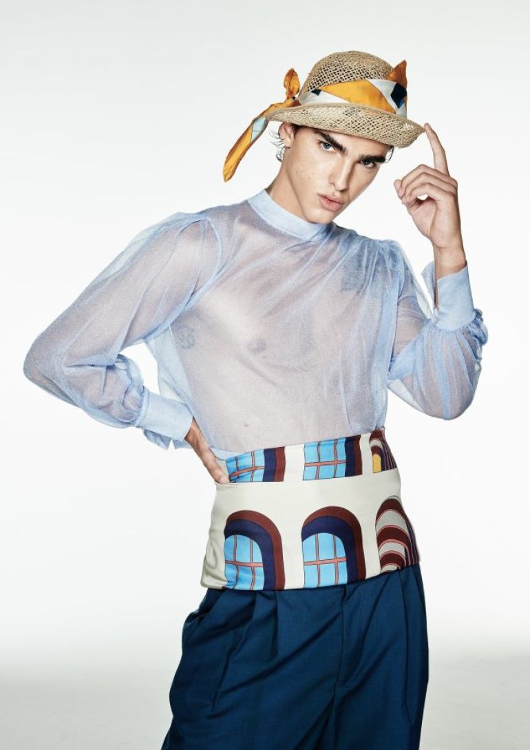 Simone Stravolov book photo