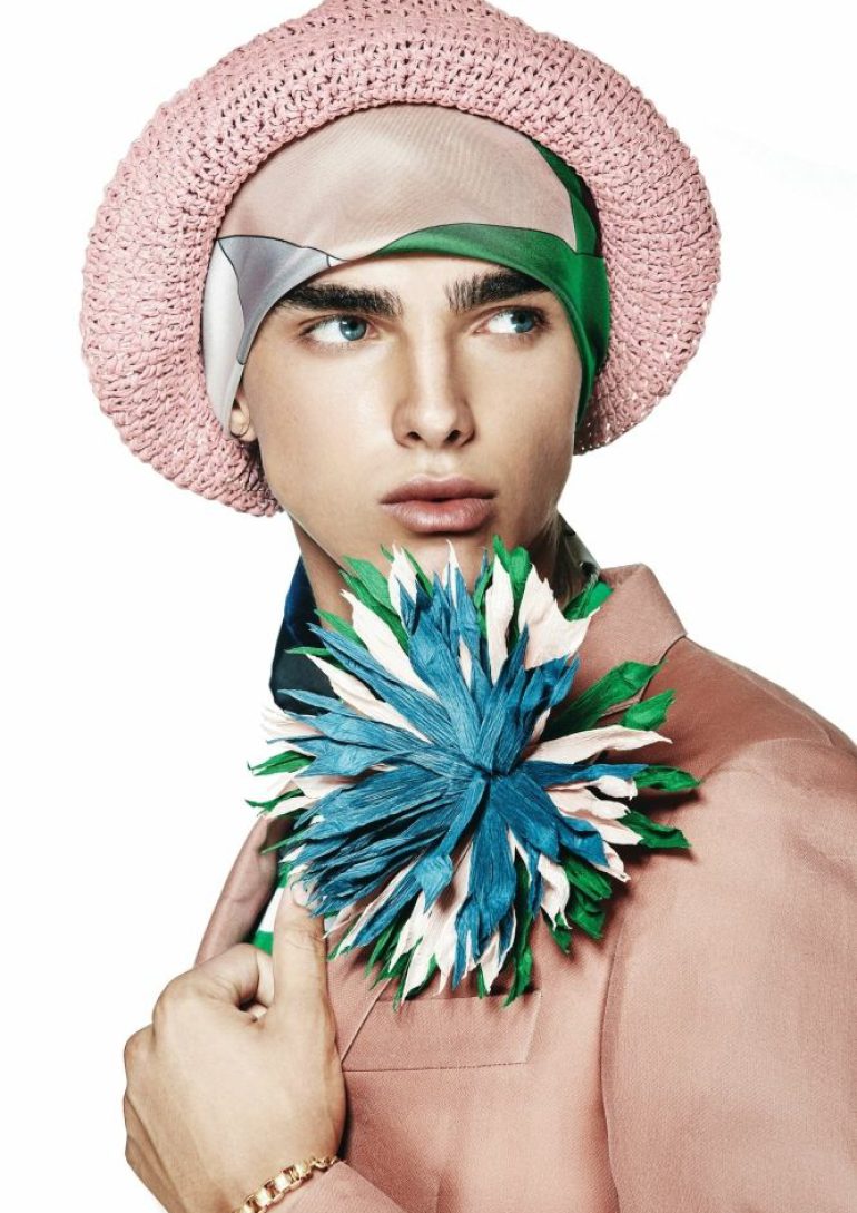 Simone Stravolov book photo