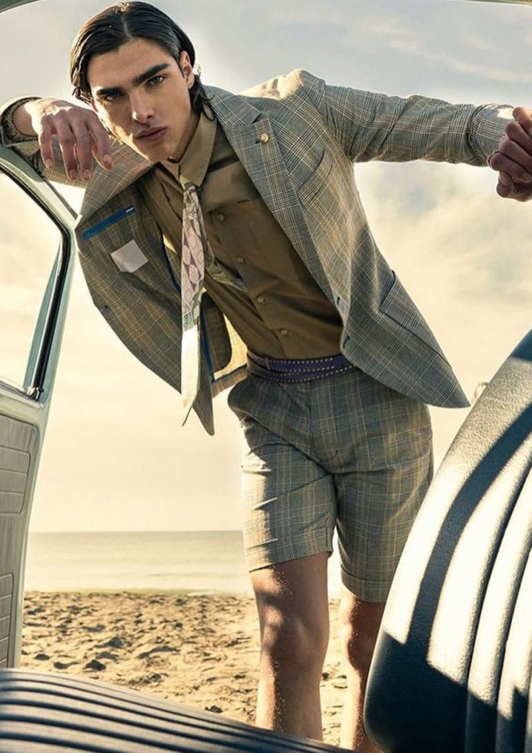 Simone Stravolov book photo