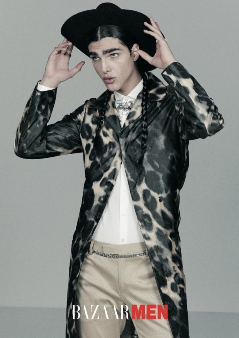 Simone Stravolov book photo