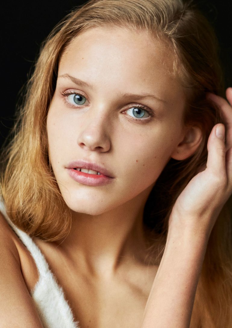 Maria Modina book photo