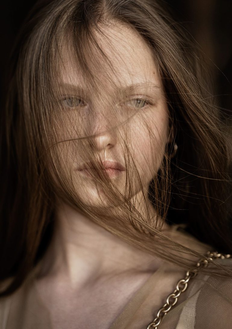 Ennija Admidina book photo